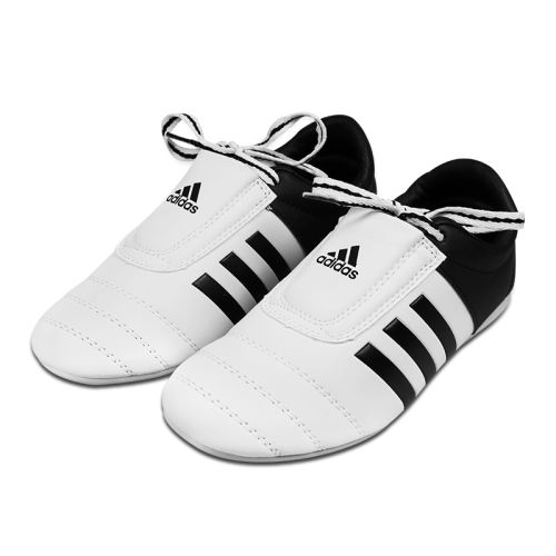 ɫ 31 ϴ˹adidas˶ͯЬ200Ԫ