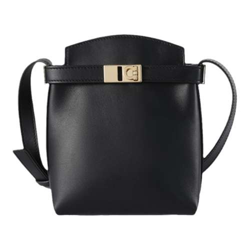 0770888 ɫ  Ferragamoֻб9372.36Ԫ2(4686.18Ԫ/)