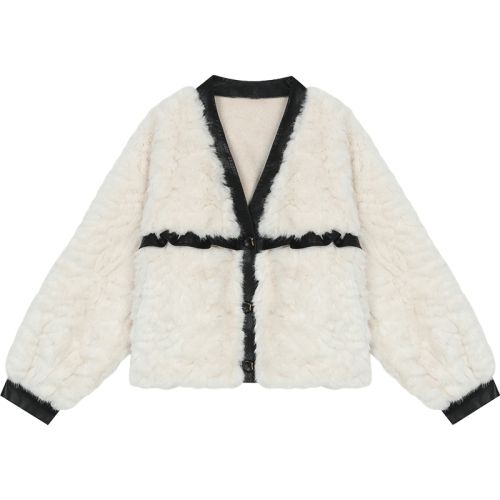 ���ڲ����������װ�ɫ S �����Ŀڴ���ǧ��ˬ�ġ�ë������