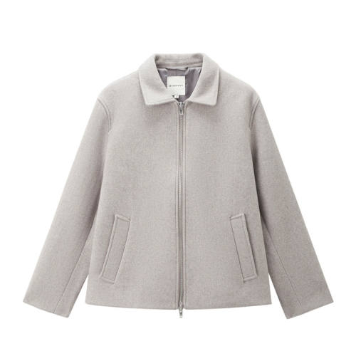 ���ڲ�����02 ���� M Giordano������ë��ļп����� 369.9Ԫ