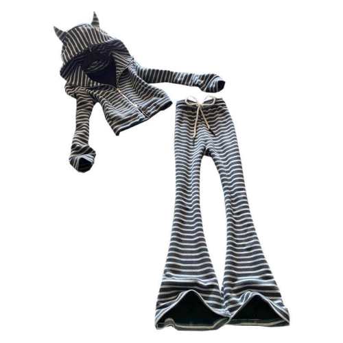 �Ұ��� M ���ж�����ñ����΢����������װ 180Ԫ