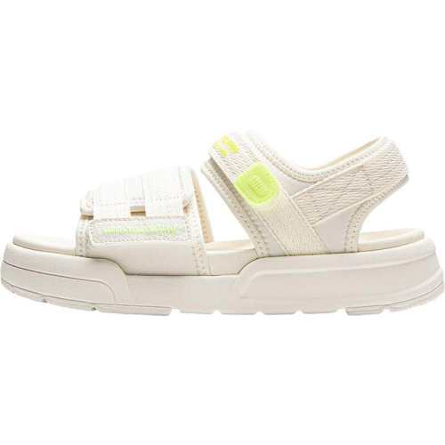 �ۻ��㣺��ɫ032-1 32�� ������ͯ��ϪЬ�˶���Ь 403.89Ԫ��3��(��134.63Ԫ/��)