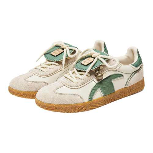 ǳ�ƣ�Ů�� 35 Champion�ھ�����Tͷ��ѵЬ��Ь