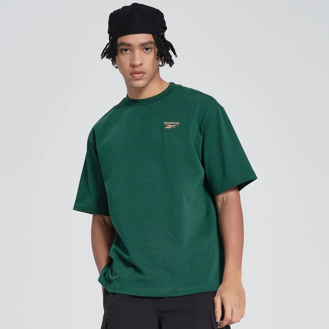 14��10�㣺Reebok ���¿���֯����T�� ƫ����Сһ�� 70Ԫ