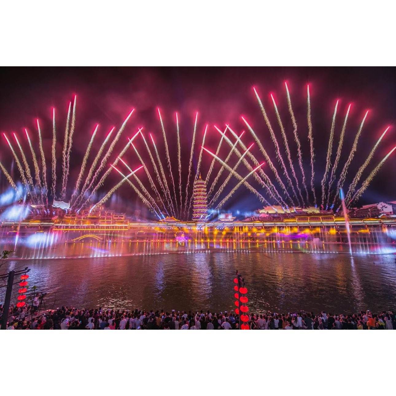 ���� 2��1������Ϸ�ײ� ̫����֮��7��ͨ�ұ��/�󴲷���1��+˫�˴���Ϸ��Ʊ+̫�����ճ�+˫�� ������Ч�� ԭ��850Ԫ �ֽ�549Ԫ��δ�ҿ��ˣ������Զ��ˣ�