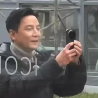 �����汻���ֳ�С�� 17 Ultra �ֻ�����    ����Բ��Ӱ��ģ�� + ���㲼�֣��������״��ع�